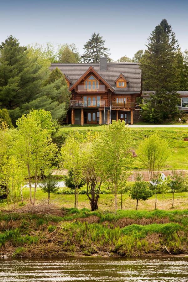 Hebergement "La Maison En Bois Rond" Sainte-Marie Esterno foto