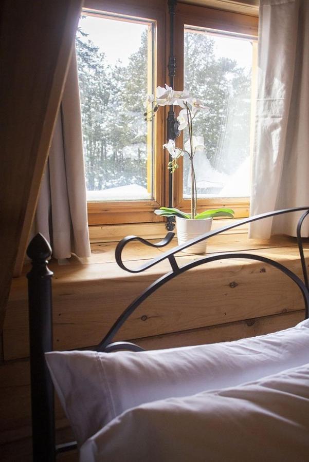 Hebergement "La Maison En Bois Rond" Sainte-Marie Esterno foto