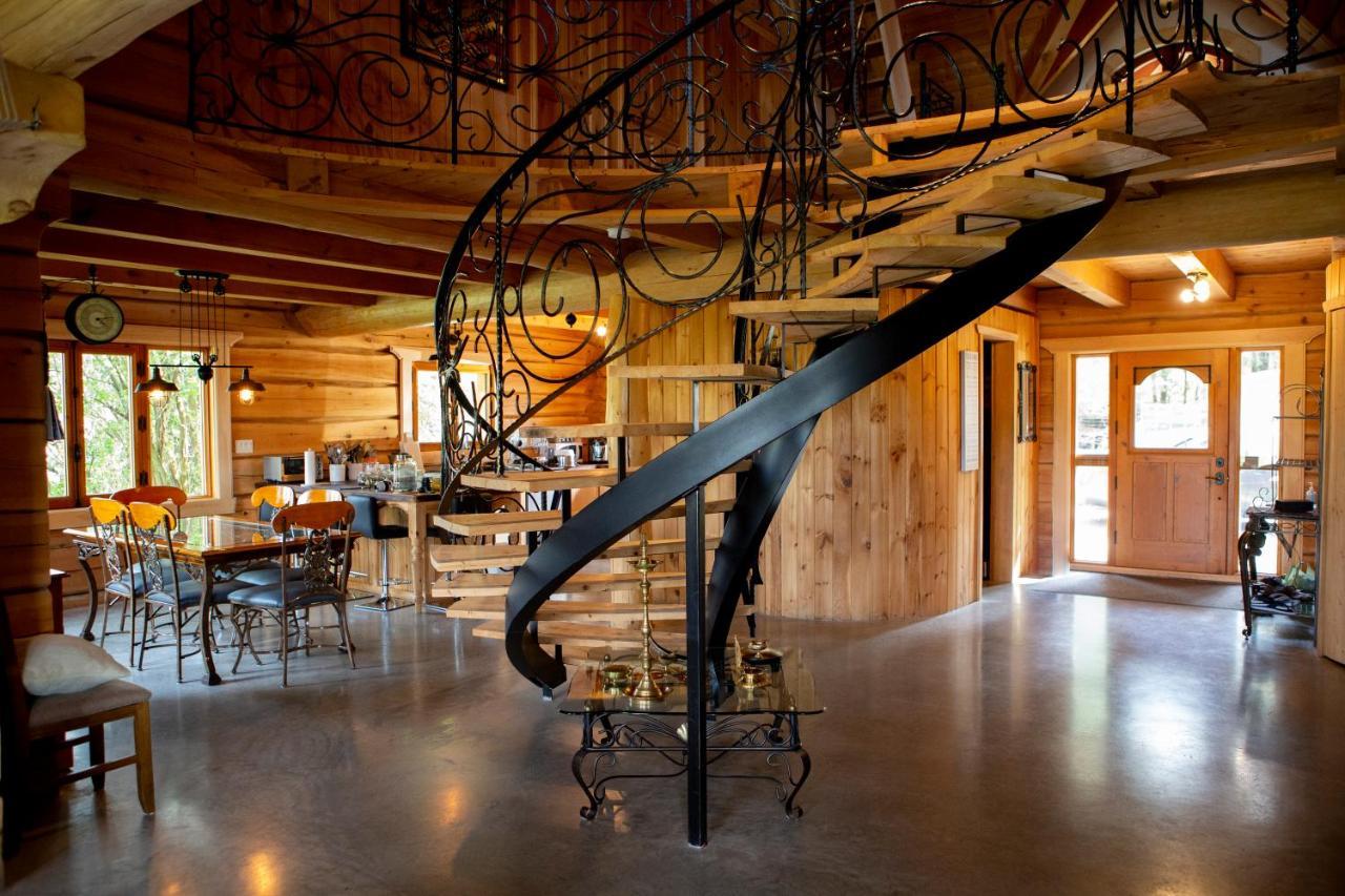 Hebergement "La Maison En Bois Rond" Sainte-Marie Esterno foto